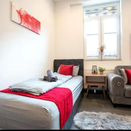 Livemore24 - 1 In Hoch Wlan - Smart-tv - 24-7 Check-in Und Kueche Apartmán *