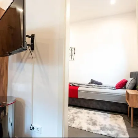 Livemore24 - 1 In Hoch Wlan - Smart-tv - 24-7 Check-in Und Küche