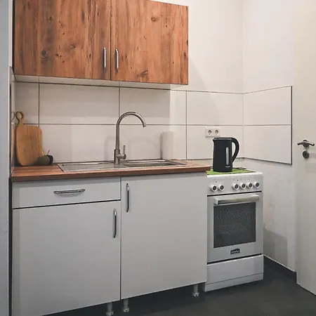 Livemore24 - 1 In Hoch Wlan - Smart-tv - 24-7 Check-in Und Kueche Apartmán *