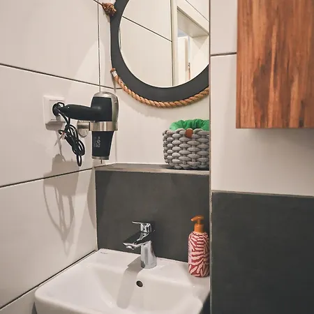 Livemore24 - 1 In Hoch Wlan - Smart-tv - 24-7 Check-in Und Kueche Apartmán Recklinghausen